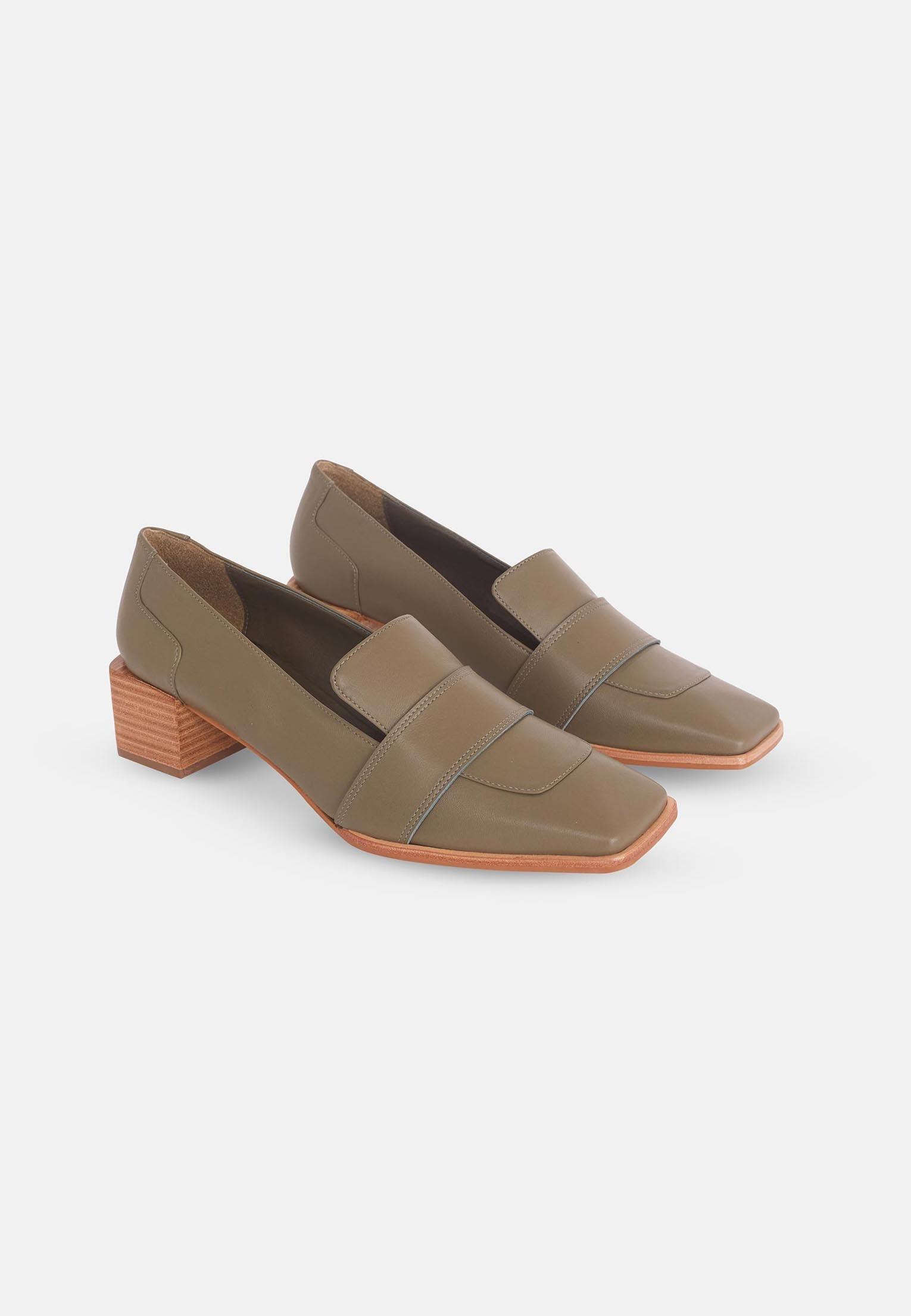 Mangará Louro Women's Loafers - Premium Leather